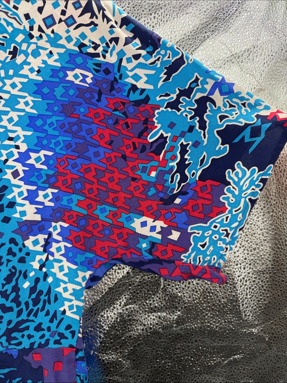Yumi Kim Blue Multi Twist-Front Printed Top - Picture 7 of 7